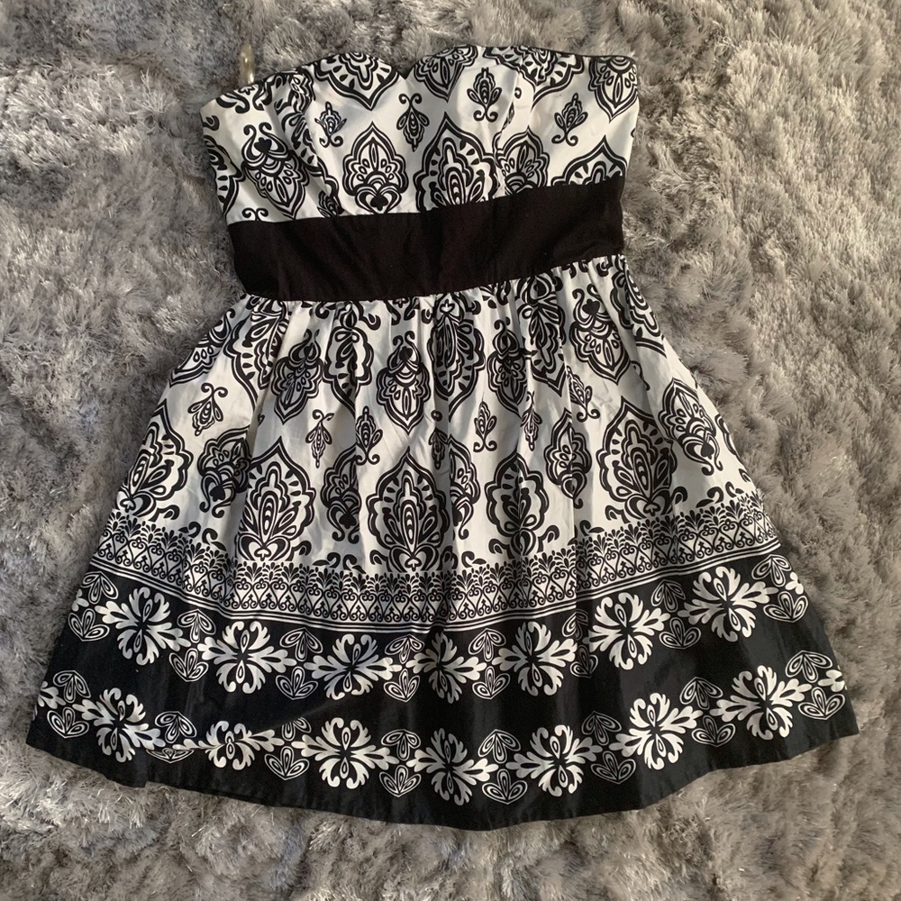 Strapless black and white mini dress